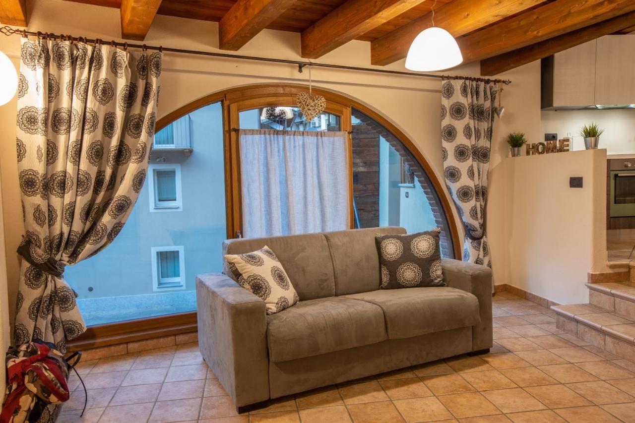 Les Greniers Appartements Aosta Exterior foto