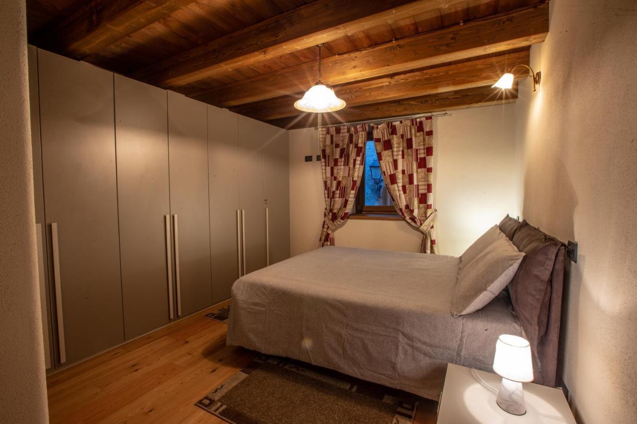 Les Greniers Appartements Aosta Exterior foto