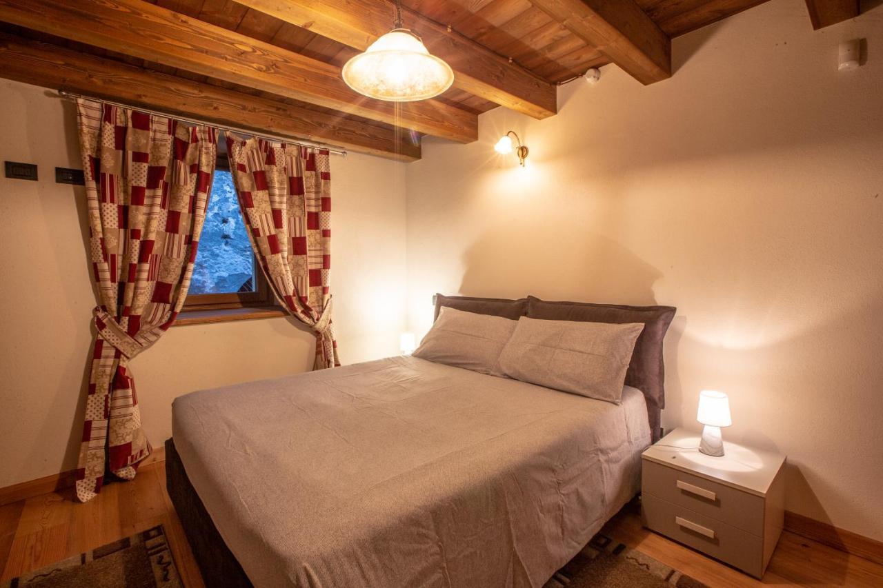 Les Greniers Appartements Aosta Exterior foto