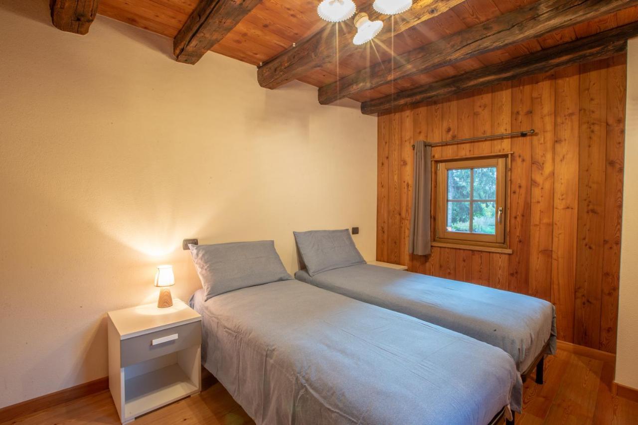 Les Greniers Appartements Aosta Exterior foto
