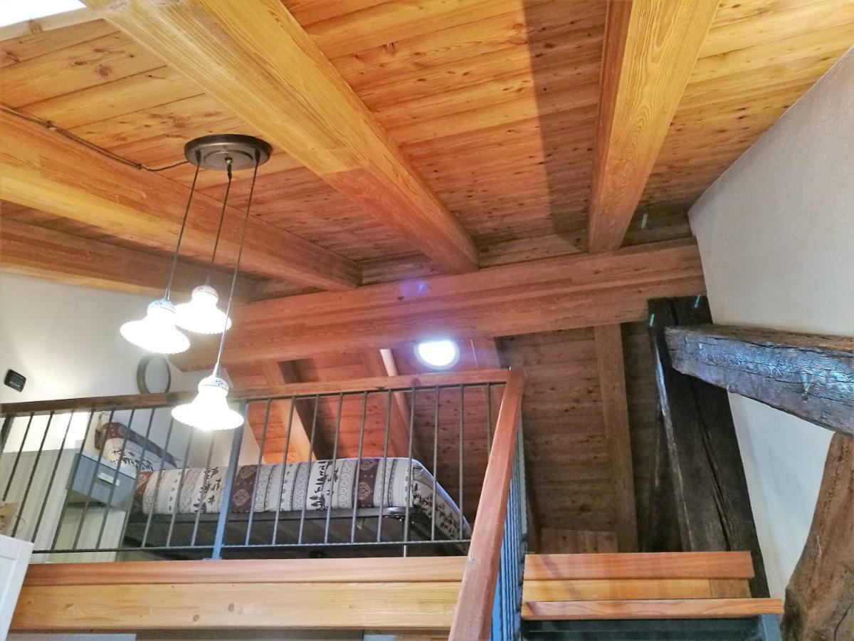 Les Greniers Appartements Aosta Exterior foto