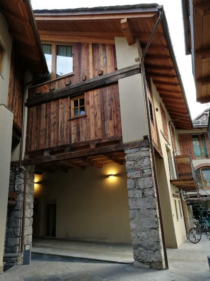 Les Greniers Appartements Aosta Exterior foto