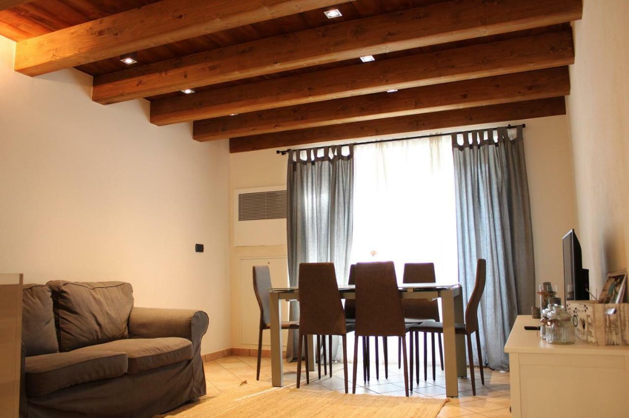 Les Greniers Appartements Aosta Exterior foto