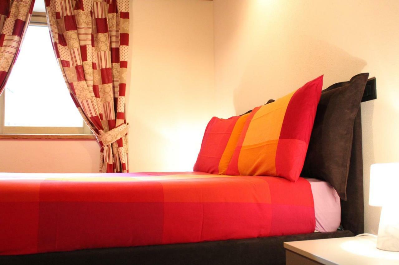 Les Greniers Appartements Aosta Exterior foto