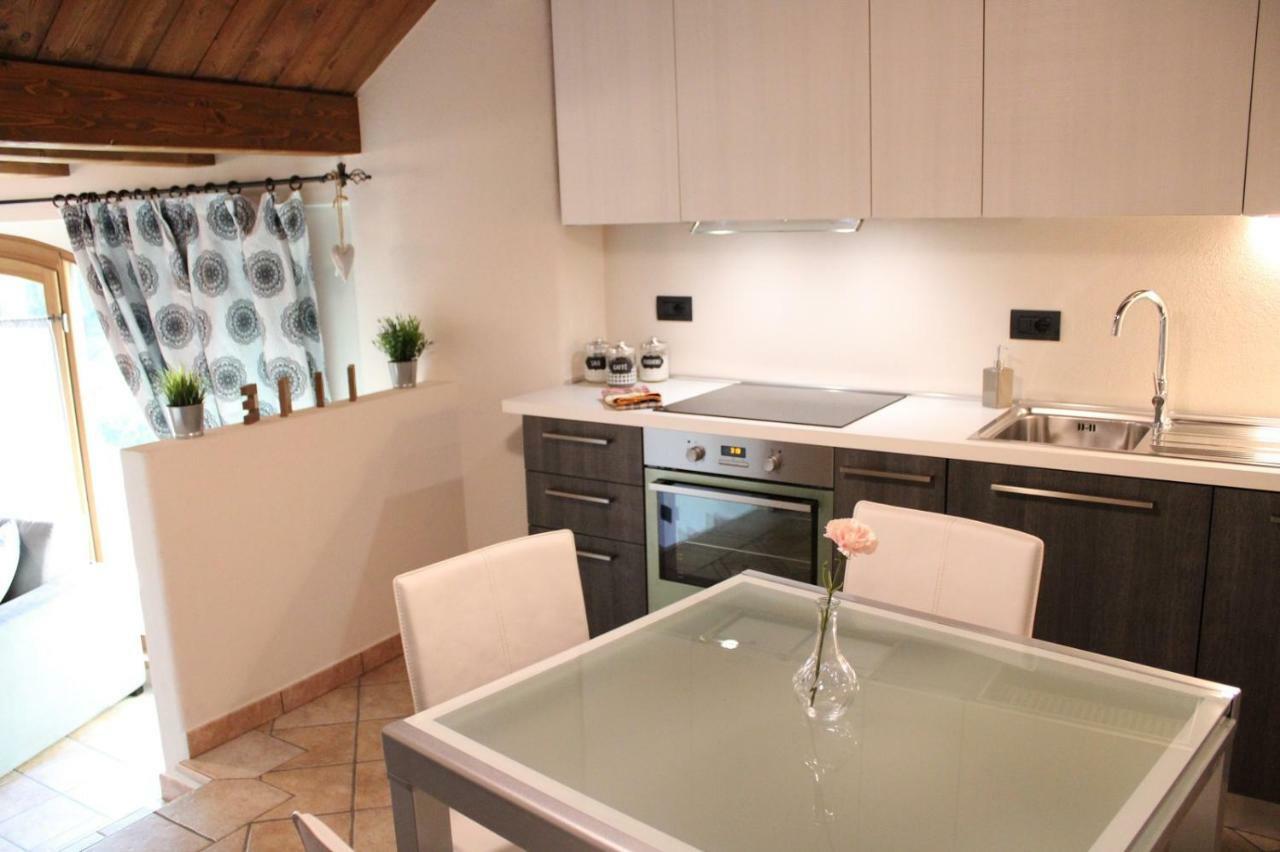 Les Greniers Appartements Aosta Exterior foto